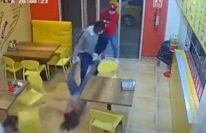 La propietaria de un asadero de pollos fue secuestrada por varios hombres armados la noche del lunes 16 de junio de 2025 en Daule