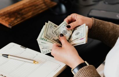 La recaudación tributaria y las ventas crecieron en Ecuador durante el primer cuatrimestre del 2025, según datos del SRI. (Pexels).