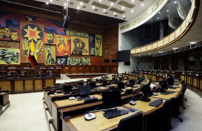 La remodelación del Pleno de la Asamblea Nacional se da para recibir a los 14 nuevos asambleístas que asumirán sus curules el 14 de mayo