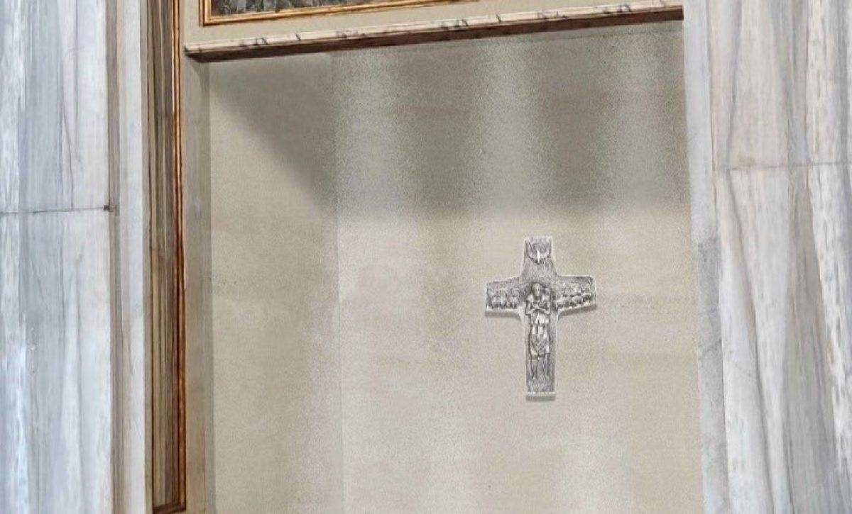 La tumba en la que será enterrado el Papa está rodeada de sencillez y humildad