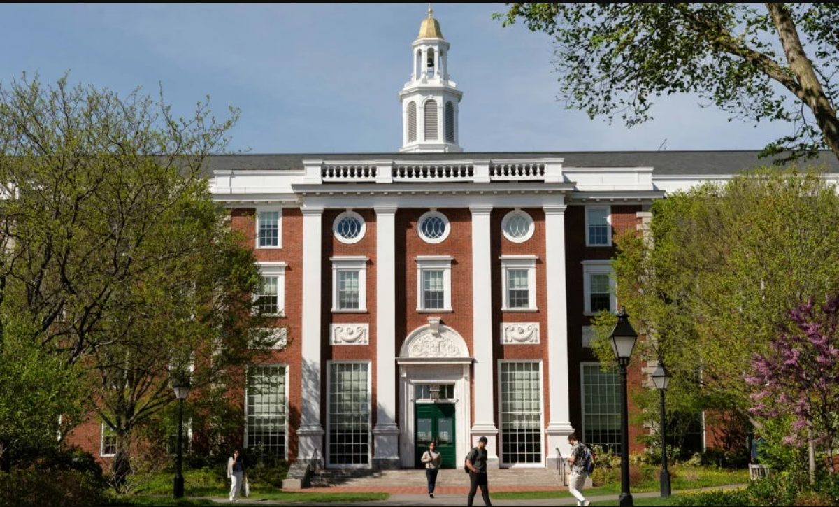 La universidad Harvard, fundada en 1636, es considerada una de las instituciones educativas más prestigiosas del mundo.