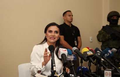 La vicepresidenta Verónica Abad denuncia violaciones a sus derechos ante la ONU