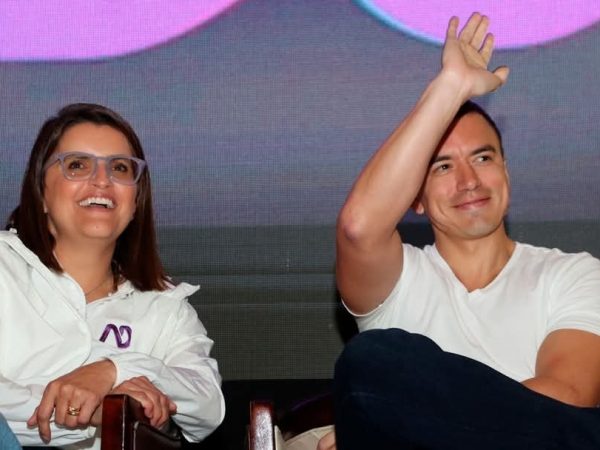 La vicepresidenta electa María José Pinto junto a Daniel Noboa, presidente de Ecuador.