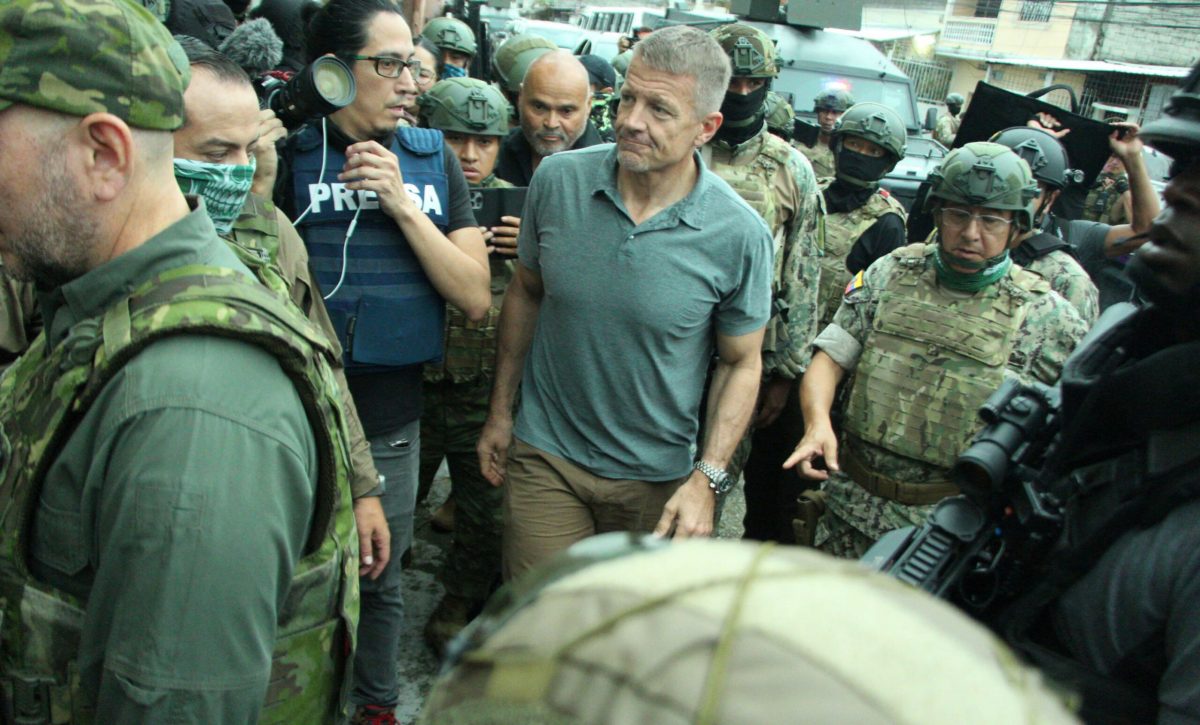 La visita del exmilitar estadounidense Erik Prince coincidió con la extradición de alias 'Fito'