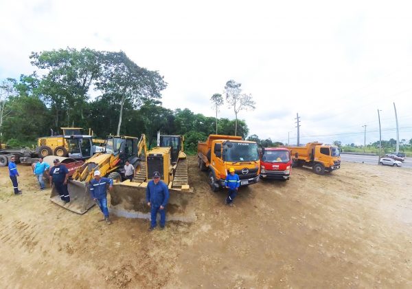 Las autoridades presentaron oficialmente el inicio de la obra vial en la avenida Las Delicias, en Santo Domingo.