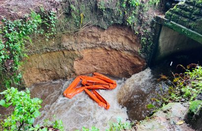 Las barreras flotantes en el estero Cadena fueron superadas y el derrame de combustible se extendió