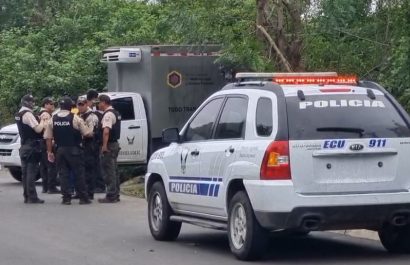 Las cinco personas asesinadas y calcinadas en Montecristi serían miembros de una misma familia, según las primeras investigaciones.
