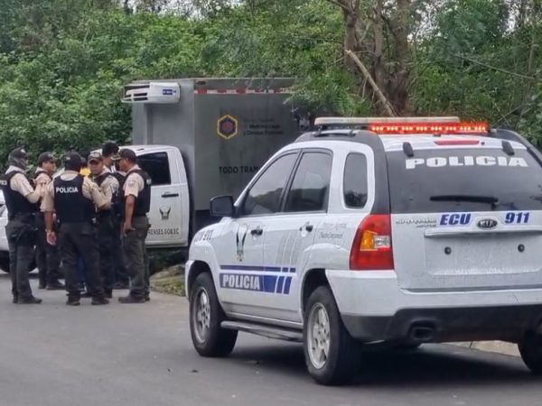 Las cinco personas asesinadas y calcinadas en Montecristi serían miembros de una misma familia, según las primeras investigaciones.