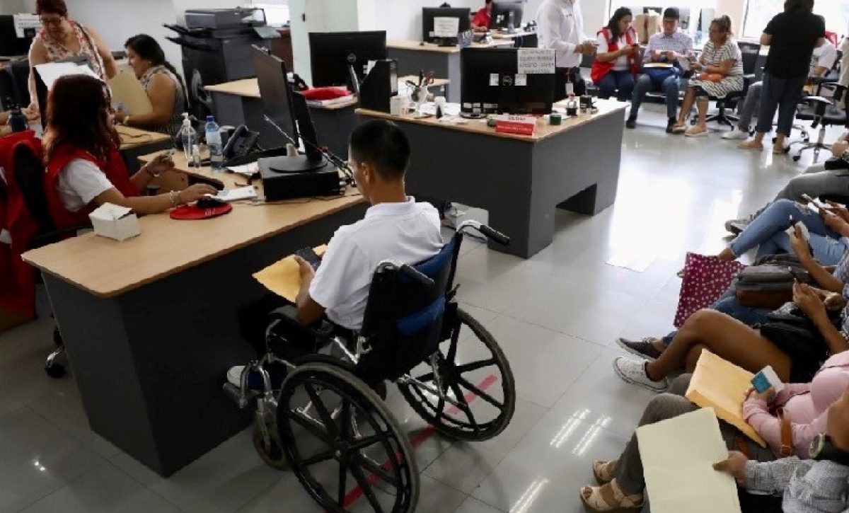 Las condiciones laborales para personas con discapacidad y quienes padezcan enfermedades catastróficas, están aseguradas en Ecuador.