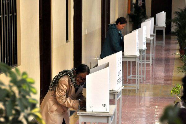 El movimiento correísta de la RC, pide al CNE que le remita el padrón con firmas y huellas. FOTO: API.