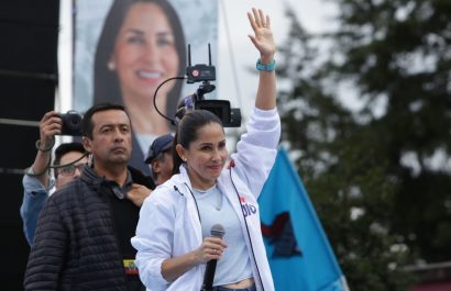 "Las luchas jamás se abandonan cuando la causa que te motiva la llevas en el alma", dice Luisa González, de Revolución Ciudadana. API.