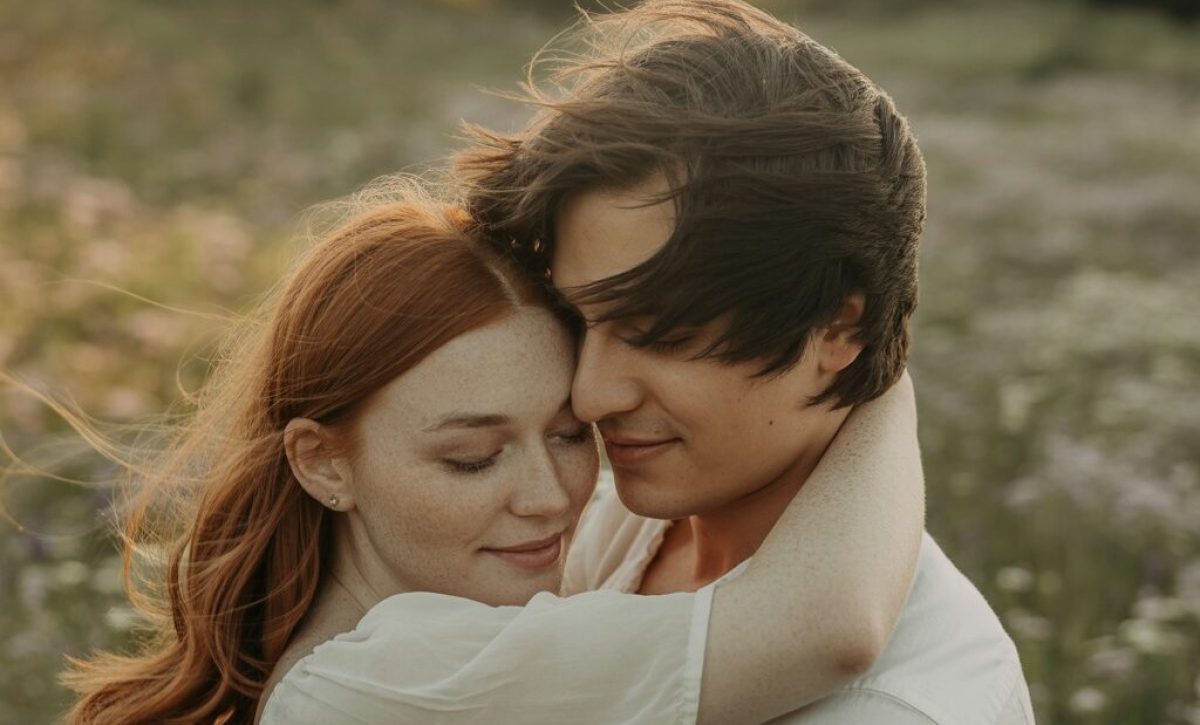 Las relaciones sexuales entre amigos son cuestionables, pero estudios aseguran beneficios.