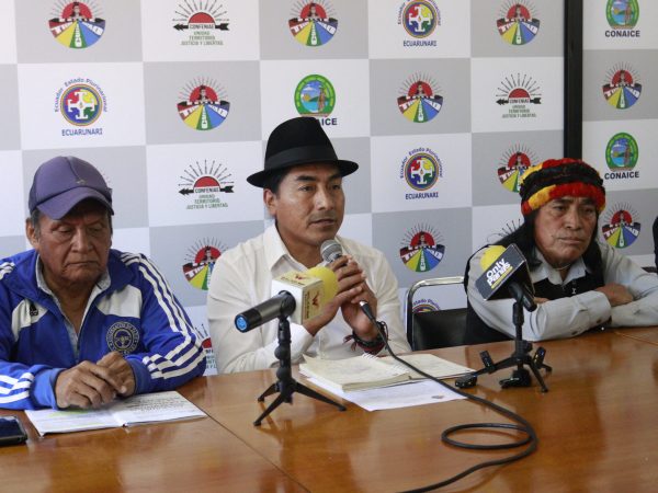 Leonidas Iza y Pabel Muñoz abordan temas de infraestructura en Quito
