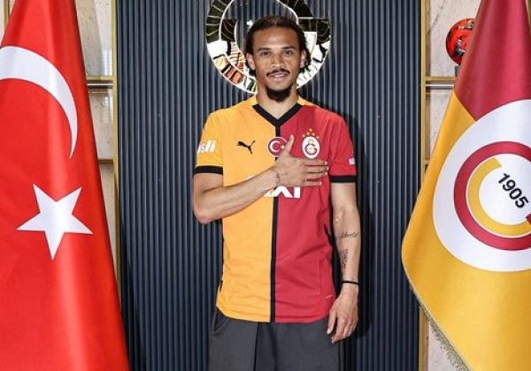 Leroy Sané firmó por tres temporadas con el Galatasaray de Turquía.