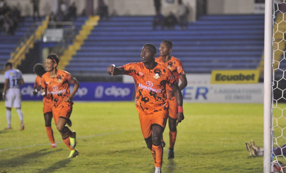 Libertad FC venció por 3-1 a Universidad Católica en el cierre de la fecha 10