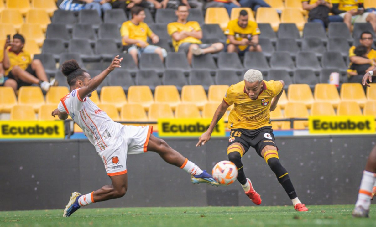 Libertad empata 3-3 con Barcelona SC tras un gol en los minutos adicionales