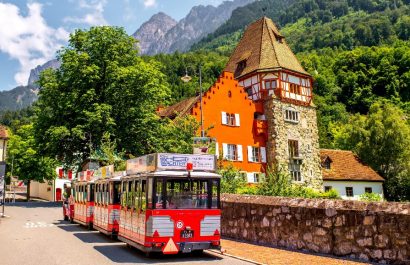 Liechtenstein, un microestado alpino entre Suiza y Austria, se distingue como uno de los países más ricos del mundo.