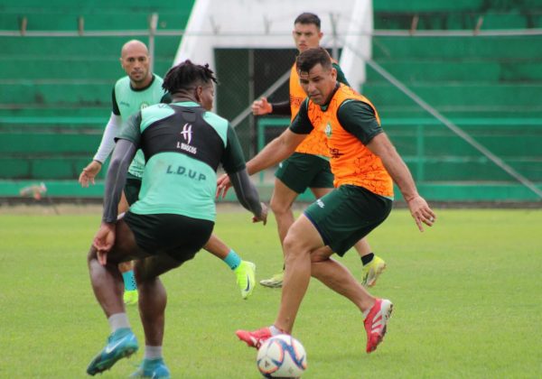 Liga de Portoviejo busca recuperar el liderato en el Grupo A ante Germud en el Reales Tamarindos