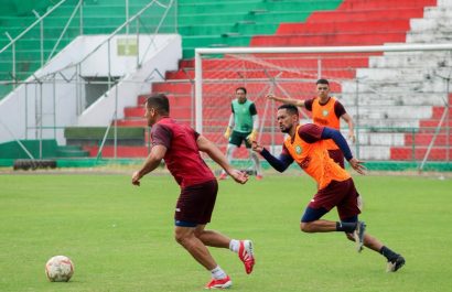 Liga de Portoviejo busca sumar puntos ante Ciudad de Pedernales en el Reales Tamarindos