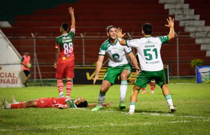 Liga de Portoviejo venció por 2-0 a Jipijapa FC y tiene un pie en la tercera fase
