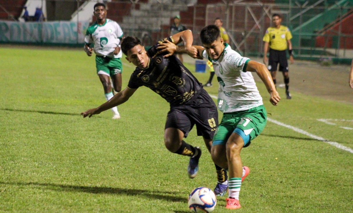 Liga de Portoviejo y LDU El Carmen se disputan el liderato del Grupo A en Manabí