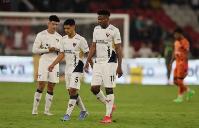 Liga de Quito recibe al puntero del Grupo 'B' Central Córdoba buscando avanzar a octavos de final de Libertadores con técnico interino