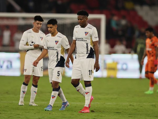 Liga de Quito recibe al puntero del Grupo 'B' Central Córdoba buscando avanzar a octavos de final de Libertadores con técnico interino