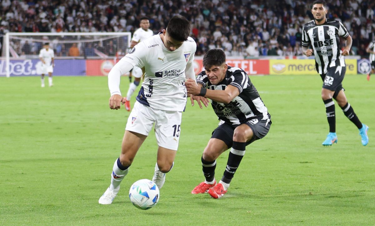 Liga de Quito rescató un empate ante Central Córdoba en su debut en Copa Libertadores
