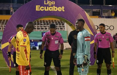 Árbitros de la Liga Pro.