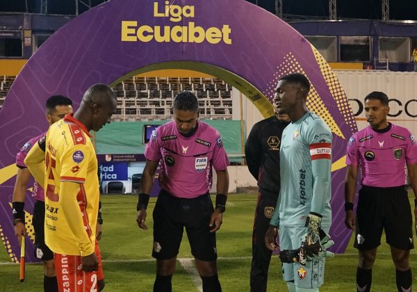 Árbitros de la Liga Pro.