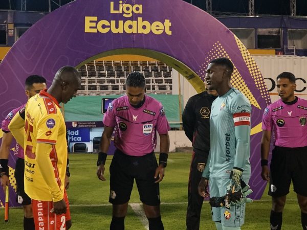 Árbitros de la Liga Pro.