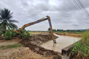 Limpian canal Las Maravillas para prevenir inundaciones en temporada de lluvias