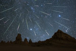 Lluvia de Meteoros Líridas Iluminará el Cielo Ecuatoriano el 22 de Abril
