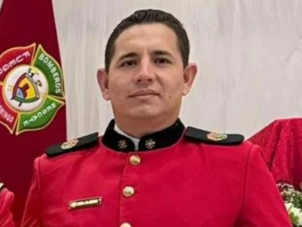 Lluvias intensas causan emergencias y muerte de bombero en Santo Domingo