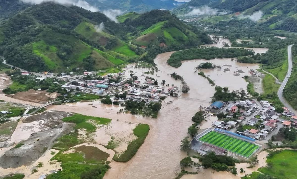 Lluvias intensas en Ecuador afectan a más de 2.100 personas y dejan dos muertos