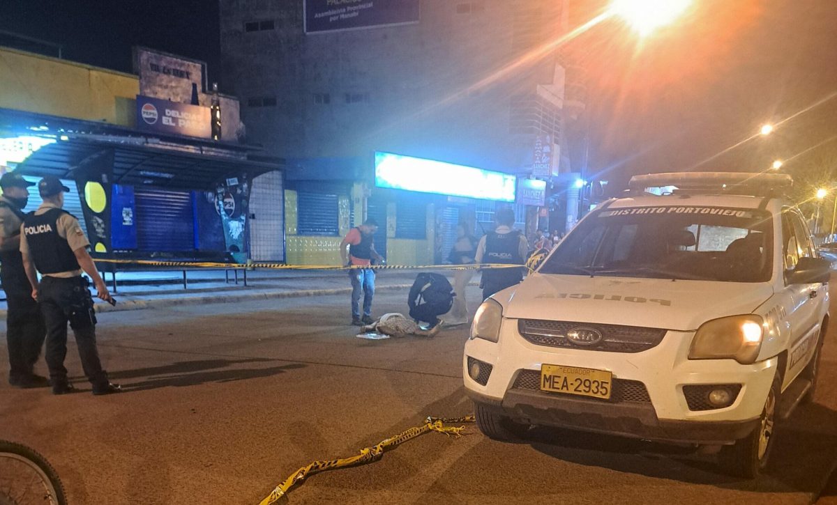Lo asesinan frente a una iglesia