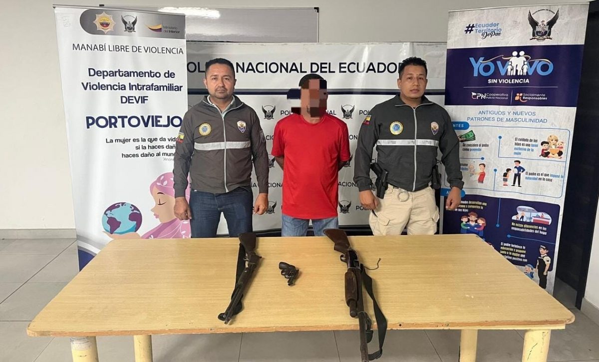Lo detienen con armas