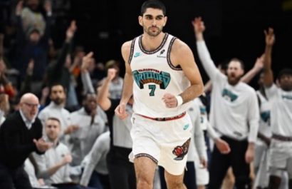 Los Memphis Grizzlies renuevan el contrato multianual del ala-pívot español Santi Aldama