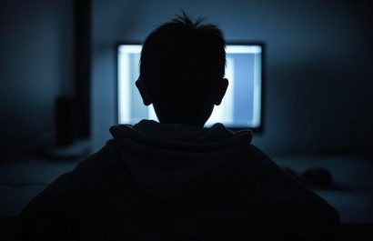 Los 'chatbots' de Meta mantienen conversaciones sexuales con menores de edad, según WSJ