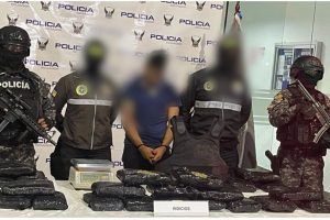 Los detenidos y las evidencias fueron presentadas por la Policía Nacional.