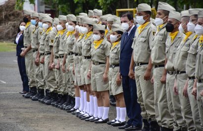 Estudiantes del colegio militar Miguel Iturralde de Portoviejo, llegaron a clases con mascarillas, para evitar contagios de tosferina.