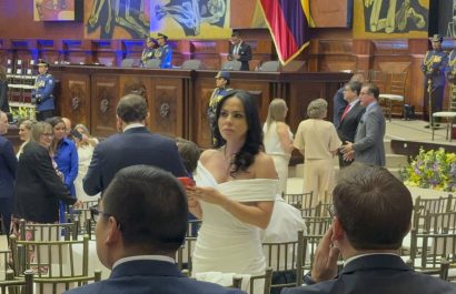 Los excorreístas Marcela Holguín y Fausto Jarrín asistieron a la posesión de Daniel Noboa en la Asamblea