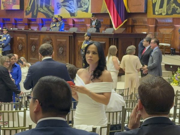 Los excorreístas Marcela Holguín y Fausto Jarrín asistieron a la posesión de Daniel Noboa en la Asamblea