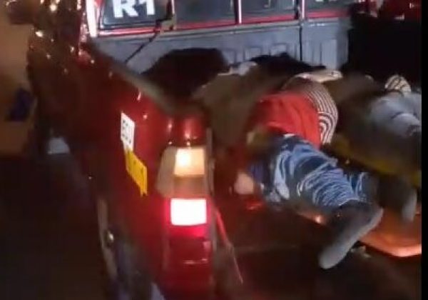 Los heridos fueron trasladados a un hospital de Portoviejo donde uno de ellos falleció.