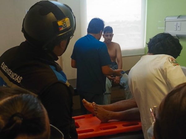 Los heridos fueron trasladados al hospital Básico El Carmen.