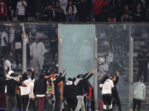 Los incidentes se dieron durante el partido entre Colo Colo y Fortaleza, por Copa Libertadores.