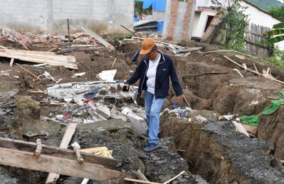 Los moradores detallaron que las primeras acciones deben centrarse en habilitar el acceso al lugar, ya que las pendientes pronunciadas requieren refuerzo con material resistente.