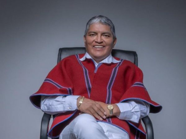 Luis Alfonso Chango dice que su cooperativa es un ejemplo de cómo un indígena administra una entidad financiera exitosa.
