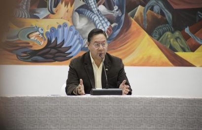 Luis Arce, presidente de Bolivia, comparece ante los medios. FOTO: Europa Press.