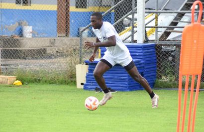 Luis Cicedo, defensa central de Delfín SC